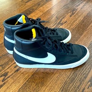 Size 12 mens NIKE BLAZER MID '77 VINTAGE BLACK/WHITE